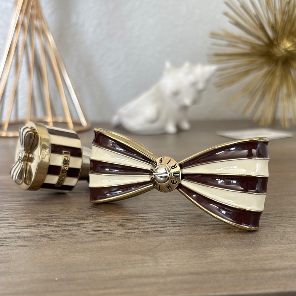 Henri Bendel wine topper and corkscrew